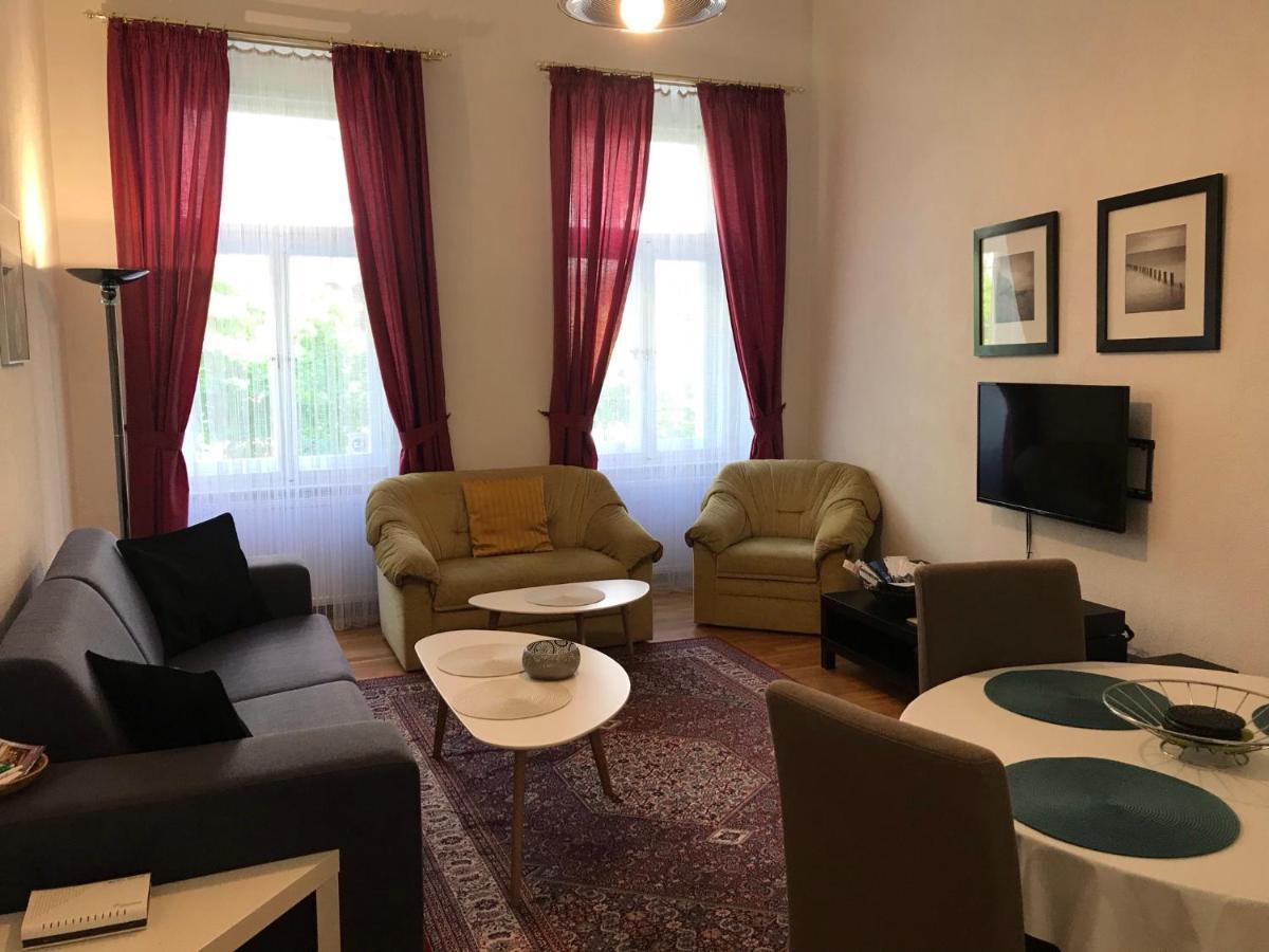 Apartment Sadova Karlovy Vary Bagian luar foto