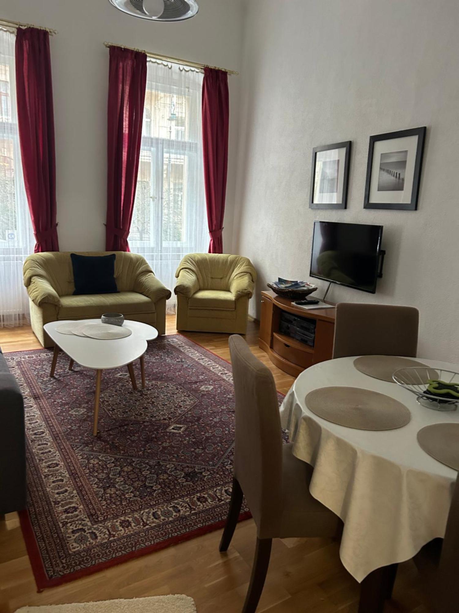Apartment Sadova Karlovy Vary Bagian luar foto
