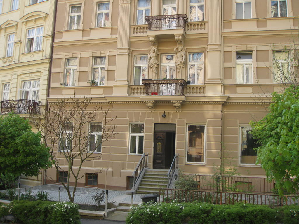 Apartment Sadova Karlovy Vary Bagian luar foto